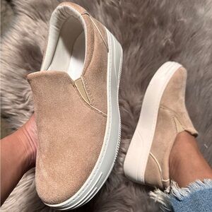 Brand new 🤎 Women's Tan Slip-On Sneakers